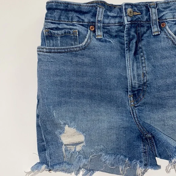 OLD NAVY jean or denim shorts - destructed - excellent condition - high rise - Picture 4 of 6